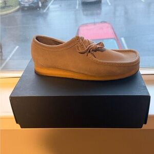 Clarks Wallabee Tan Suede Shoes